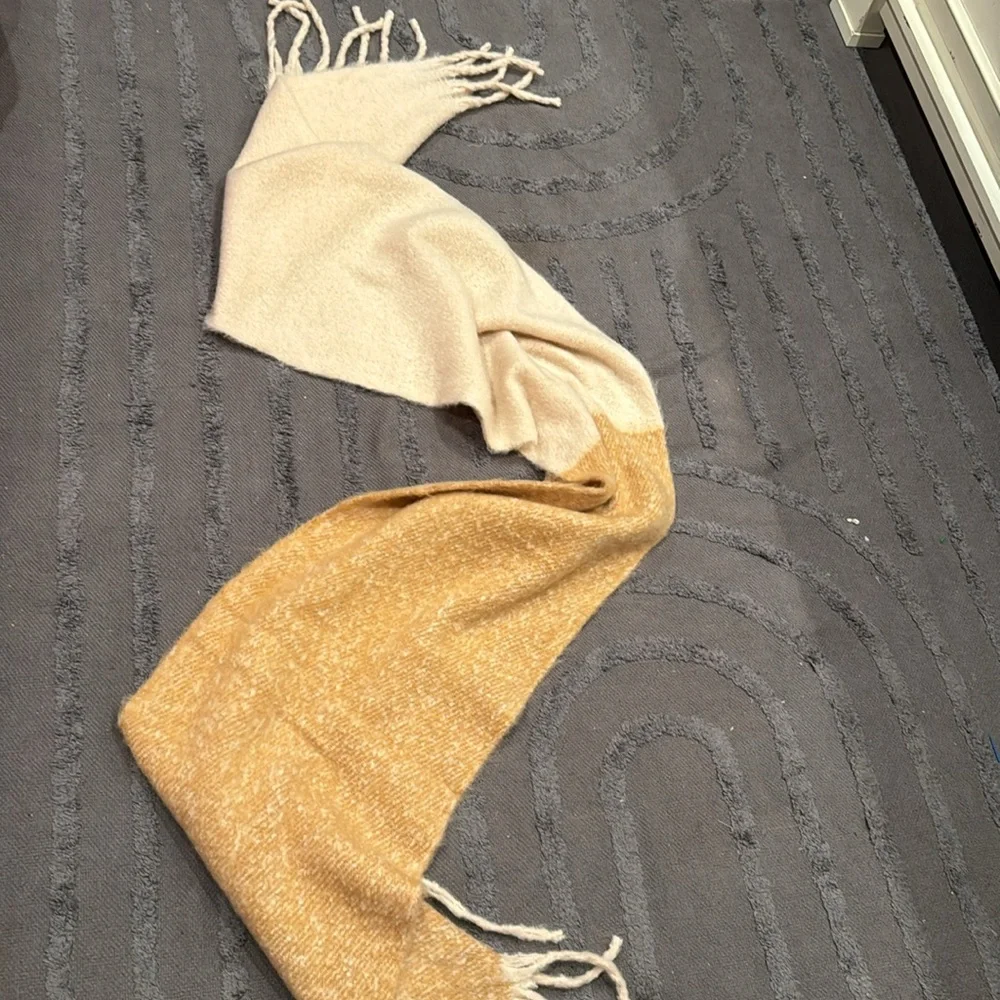NWT Anthropologie , fuzzy‎ long sweater scarf